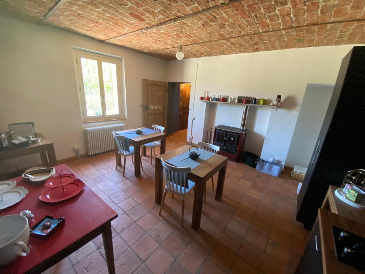 Il Noccioletto Bed & Breakfast Mombaruzzo Bagian luar foto